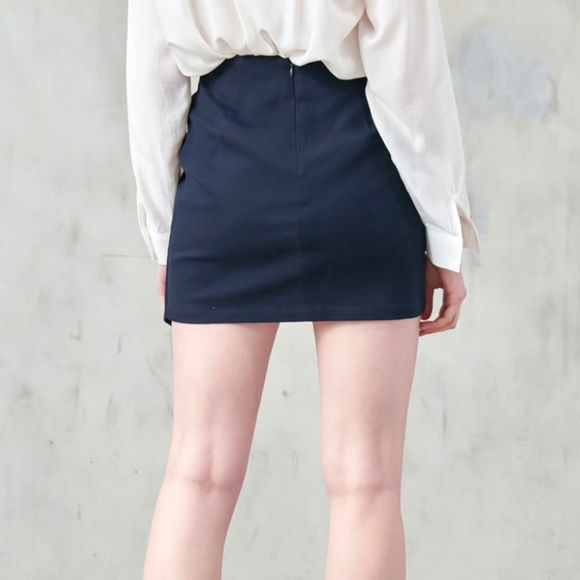 Twist Front Skirt NWT - Picture 2 of 5